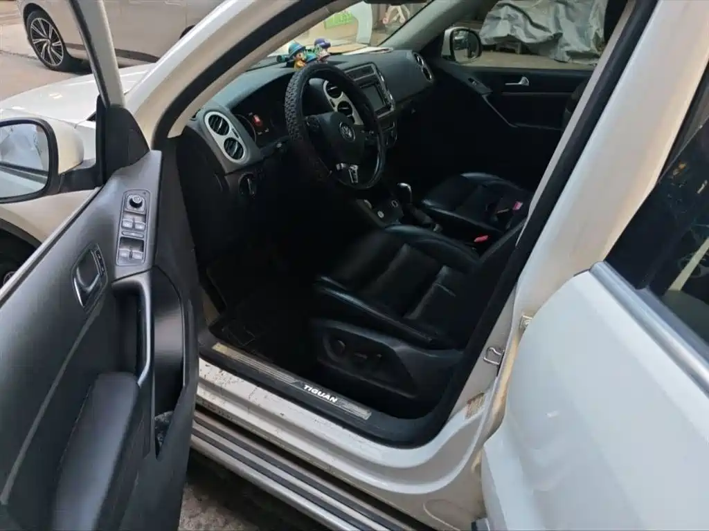 Volkswagen Tiguan 2015 — фото 12