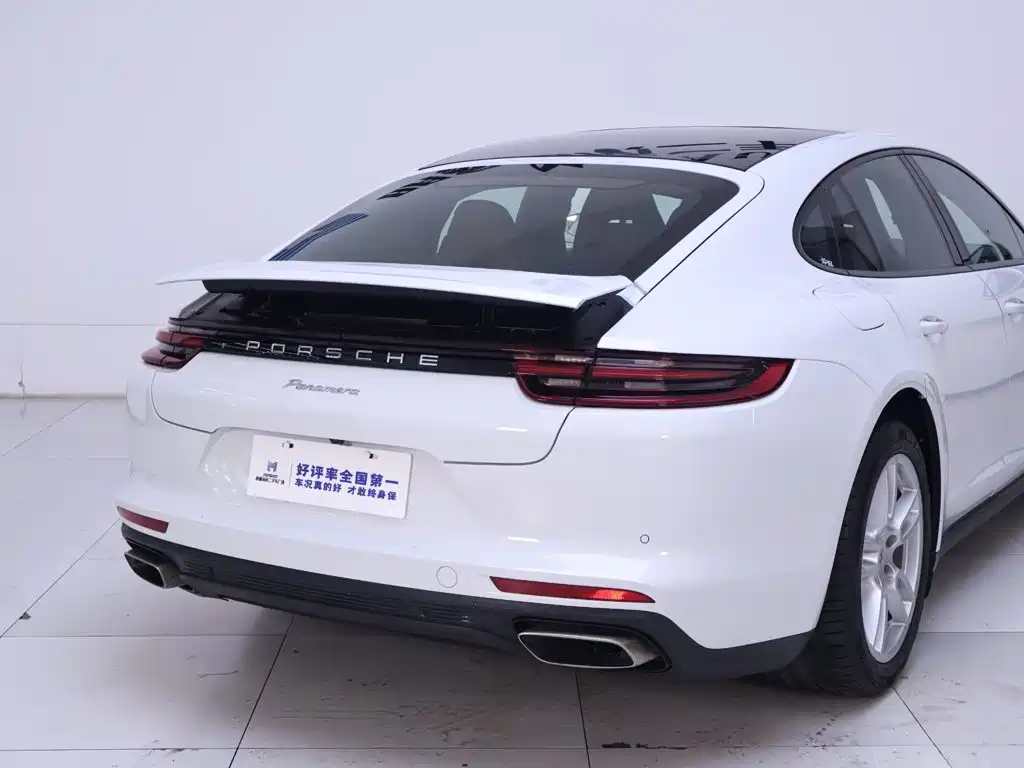 Porsche Panamera 2017 — фото 8