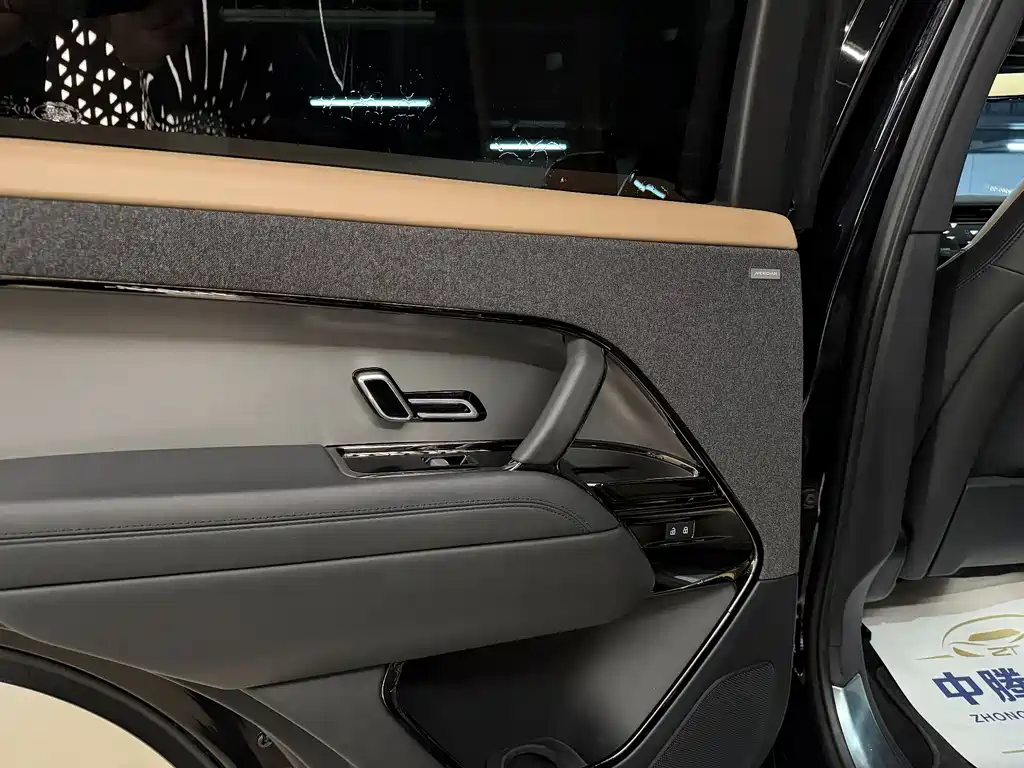 Land Rover Range Rover Sport 2023 — фото 10