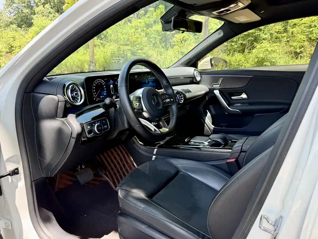 Mercedes-Benz A-Class 2020 — фото 9