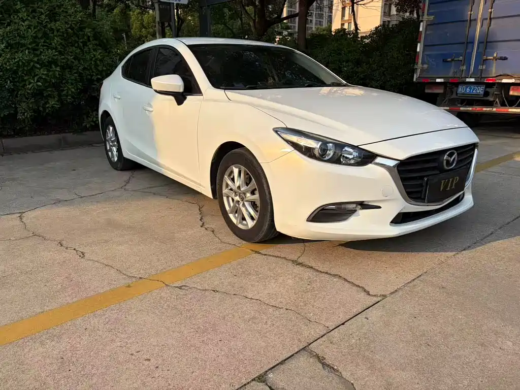 Mazda 3 Axela 2017 — фото 3