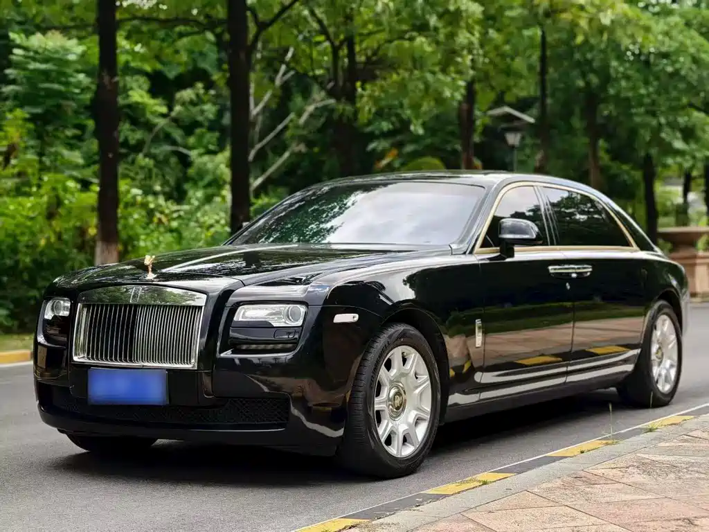 Rolls-Royce Ghost 2013 — фото 1