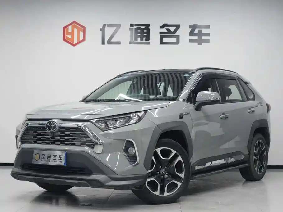 Toyota RAV4 2019 — фото 1
