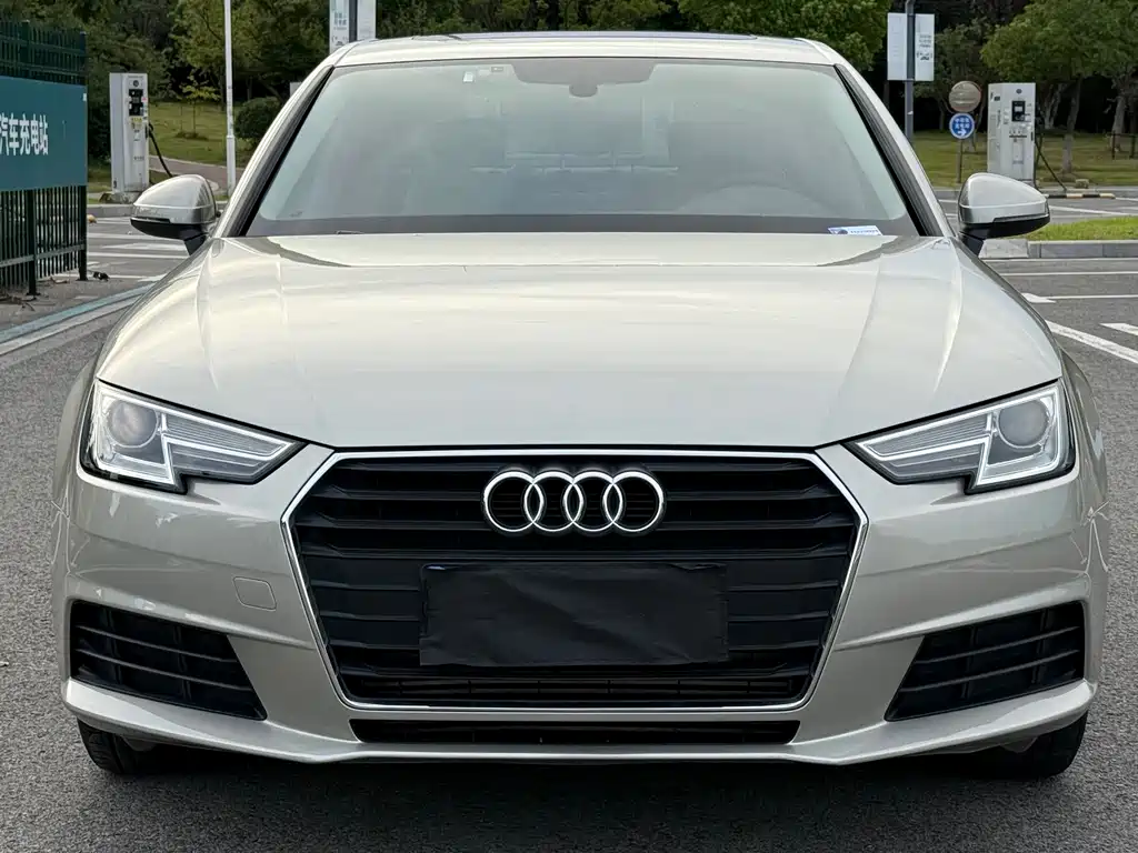 Audi A4L 2016