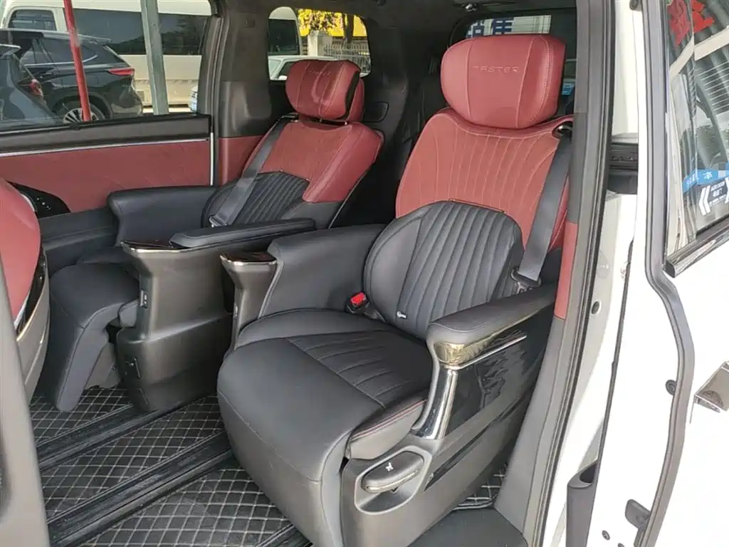 GAC Motor Trumpchi M8 2025 — фото 17