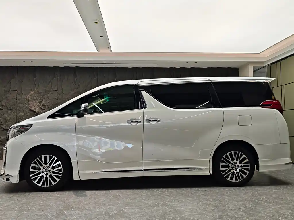 Toyota Alphard 2018 — фото 3