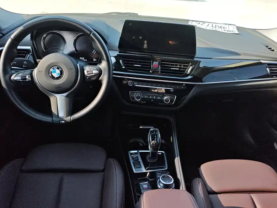 BMW 1 Series 2023 — фото 12