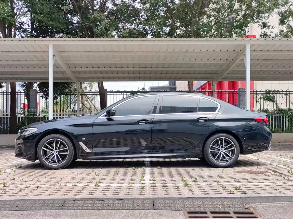 BMW 5 Series 2022
