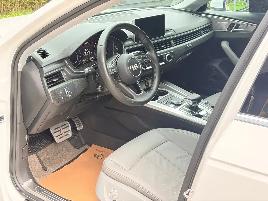 Audi A4L 2016