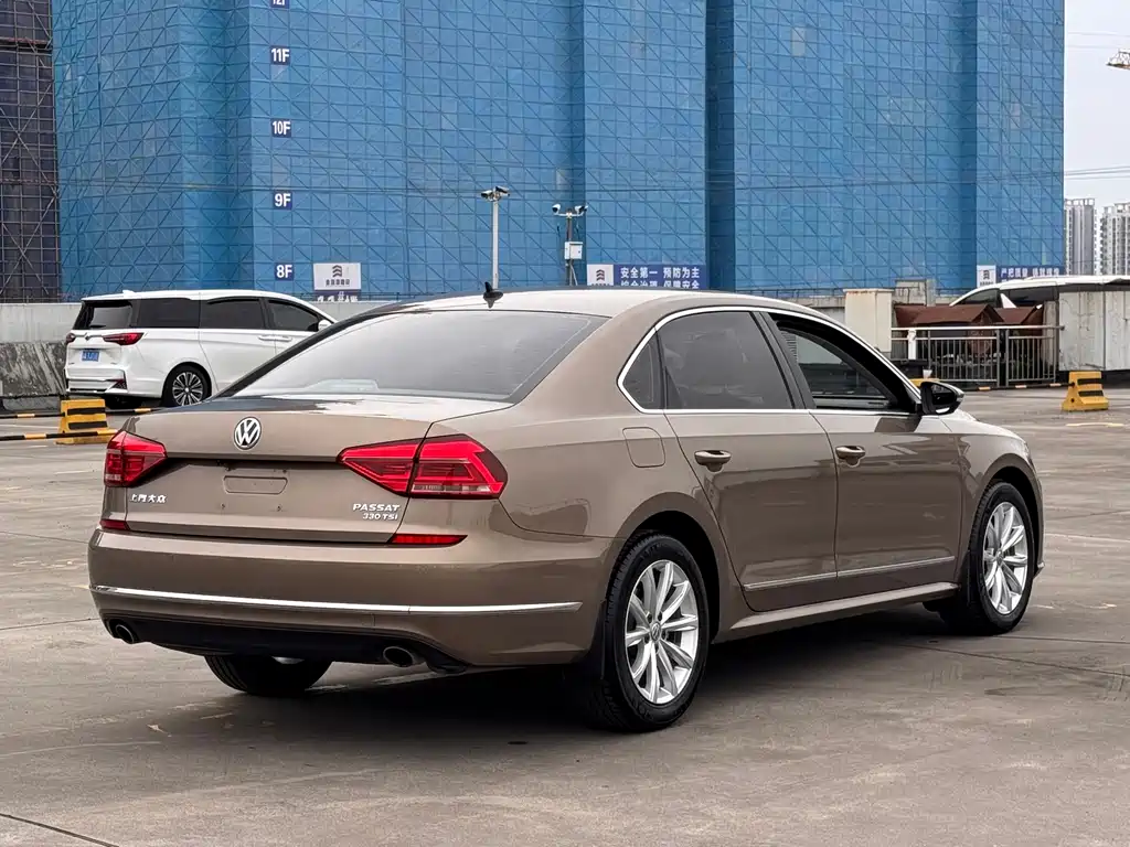 Volkswagen Passat 2017 — фото 4
