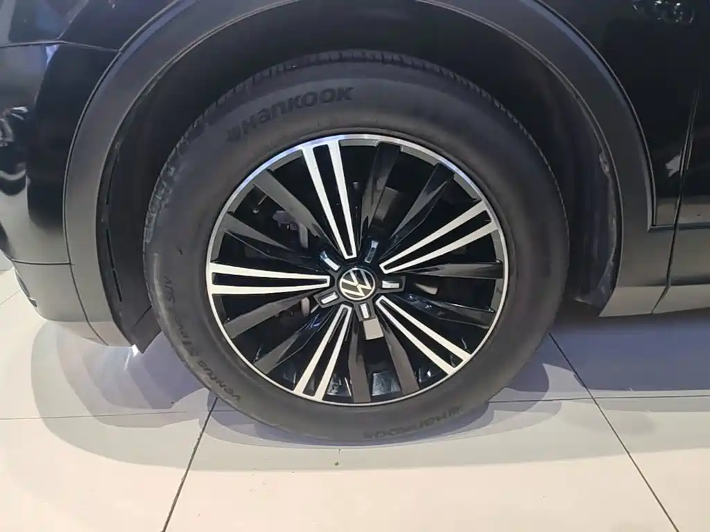 Volkswagen Tiguan L 2021 — фото 23