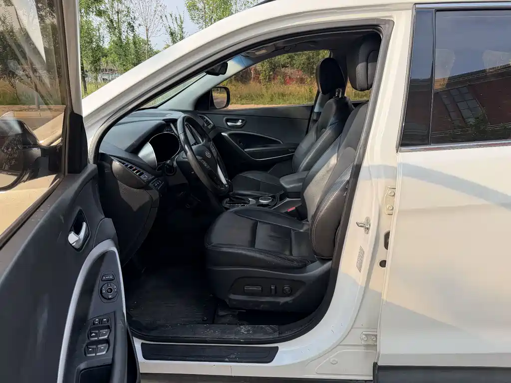 Hyundai Santa Fe 2017 — фото 10