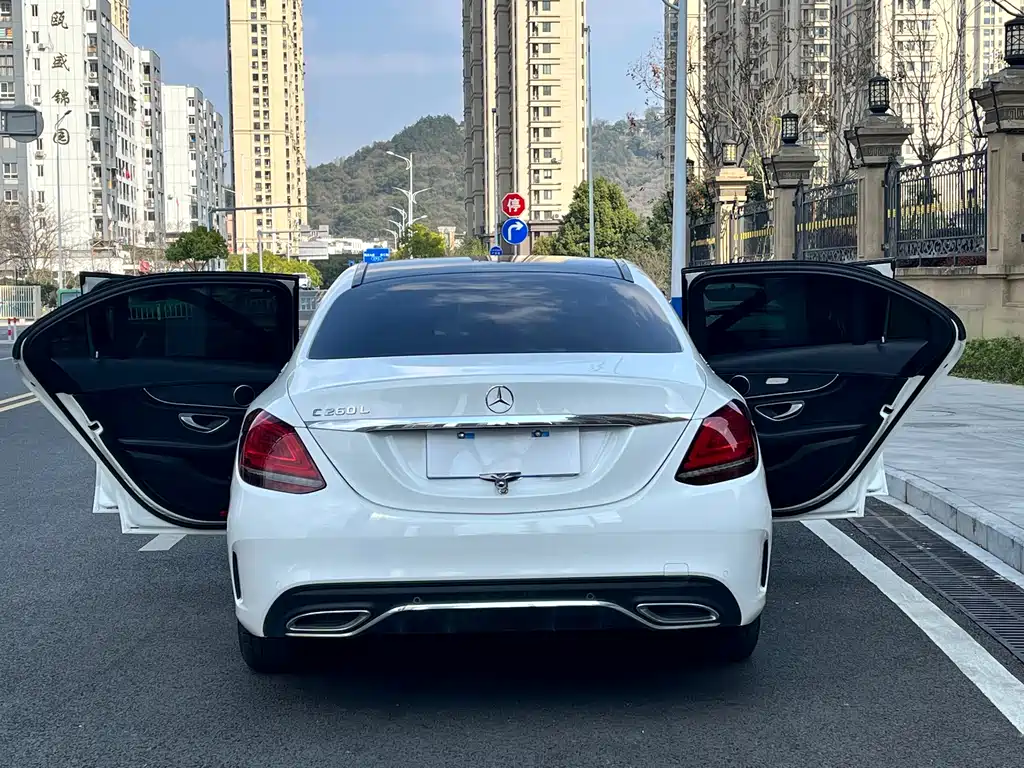 Mercedes-Benz C-Class 2020 — фото 10