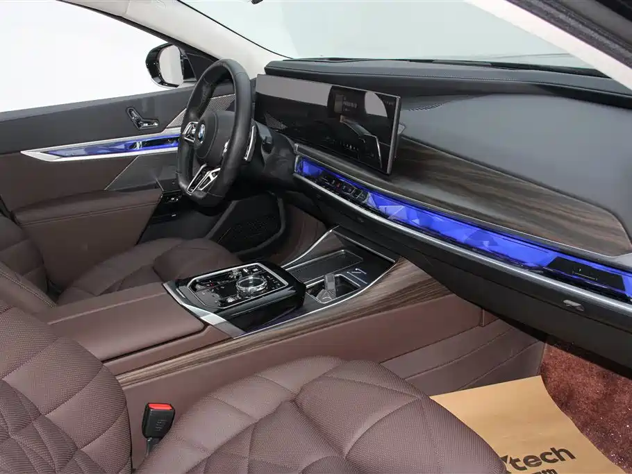 BMW 7 Series 2025 — фото 18