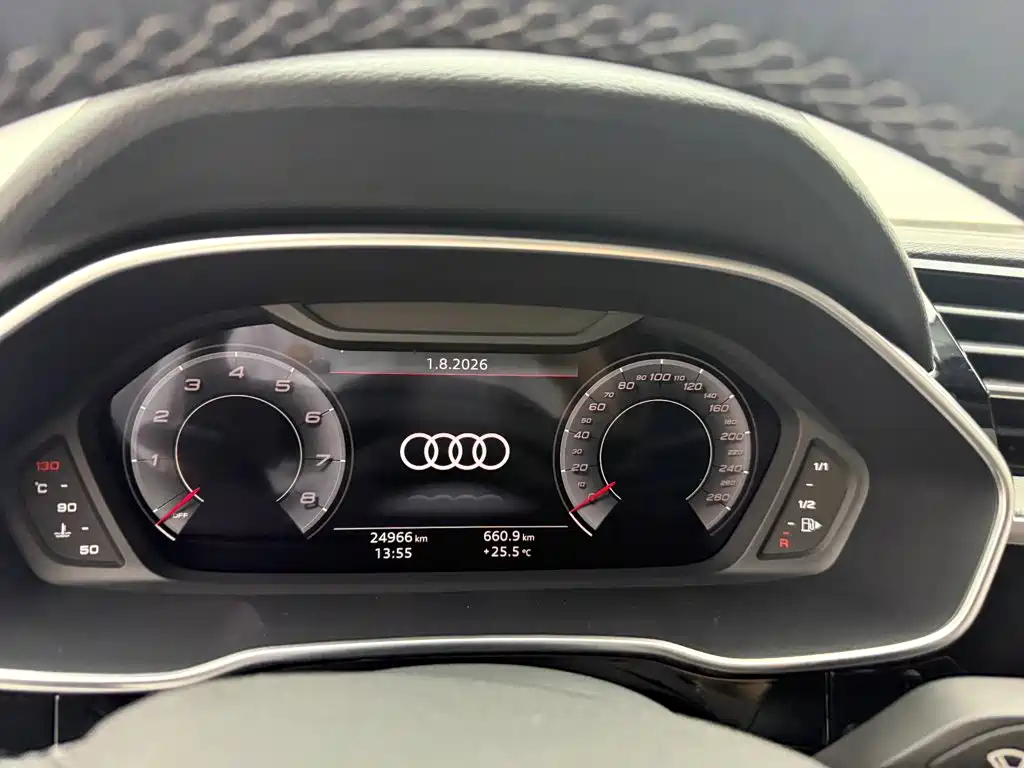 Audi Q3 2024 — фото 10