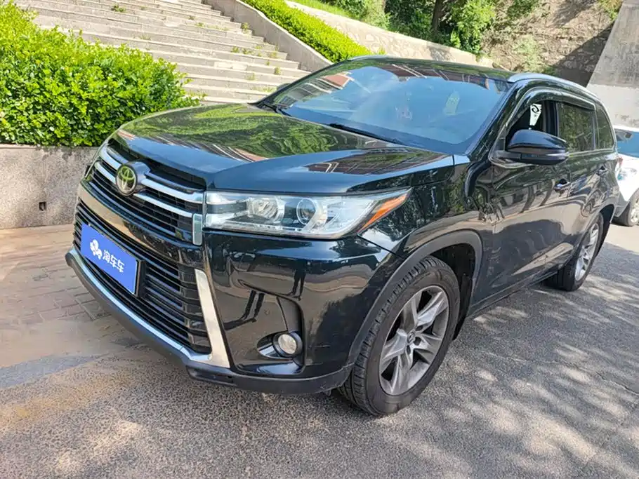 Toyota Highlander 2018 — фото 1