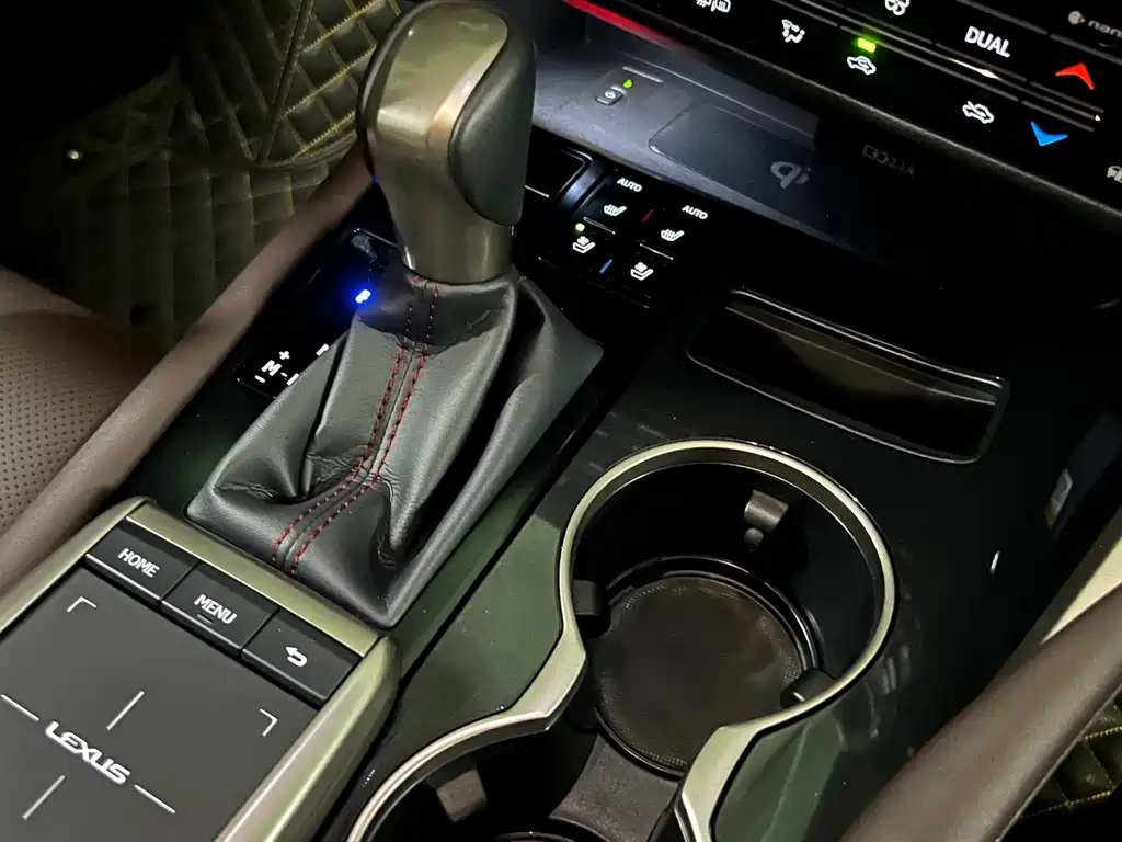 Lexus RX 2022 — фото 15