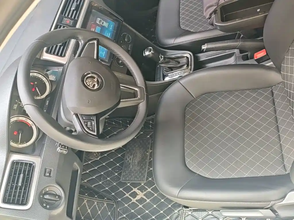Skoda Rapid 2018 — фото 16