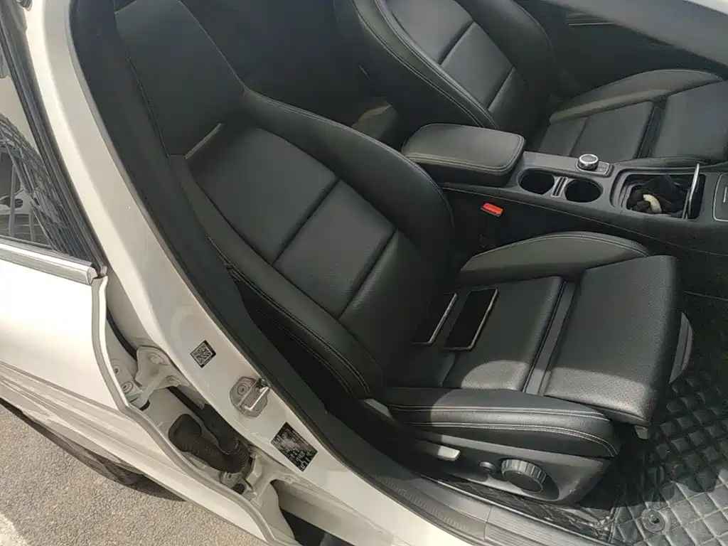 Mercedes-Benz GLA 2018 — фото 25