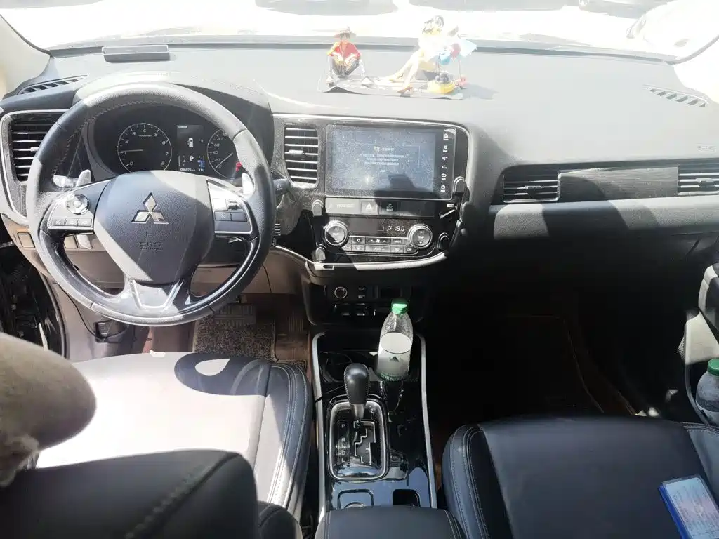 Mitsubishi Outlander 2019 — фото 10