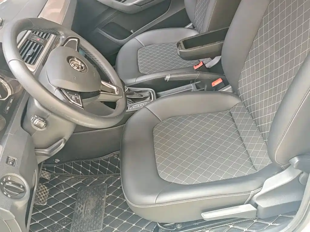 Skoda Rapid 2018 — фото 15