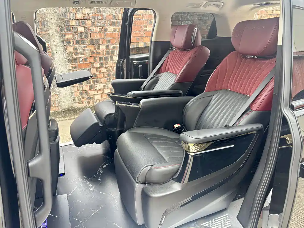 GAC Motor Trumpchi E9 2025 — фото 12