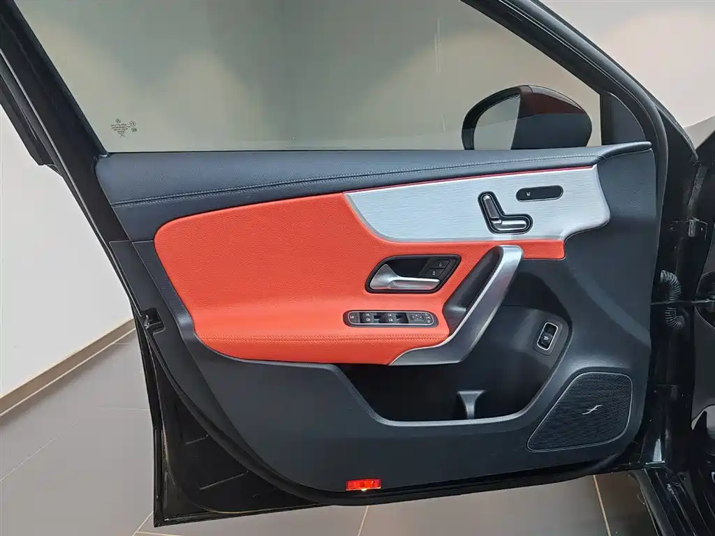 Mercedes-Benz A-Class AMG 2025 — фото 8