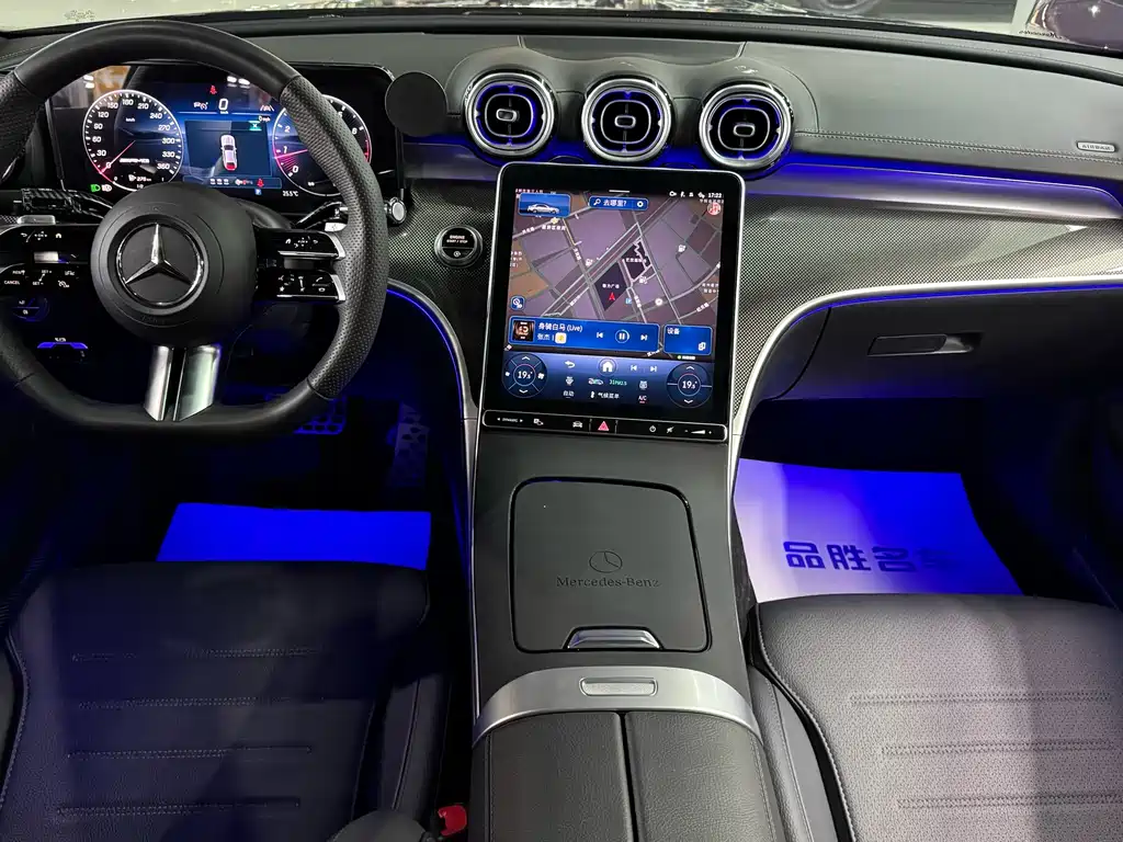 Mercedes-Benz C-Class 2024 — фото 10