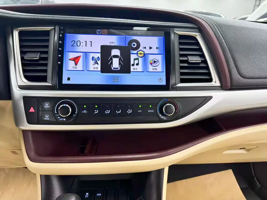 Toyota Highlander 2016 — фото 18