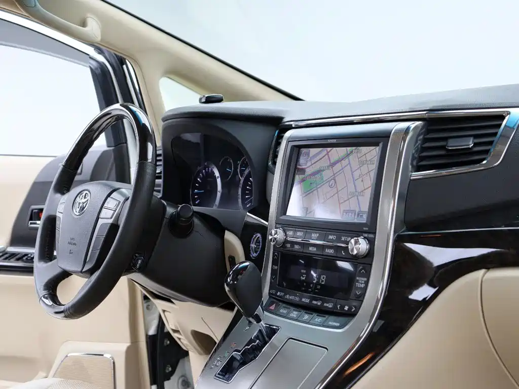 Toyota Alphard 2015 — фото 17