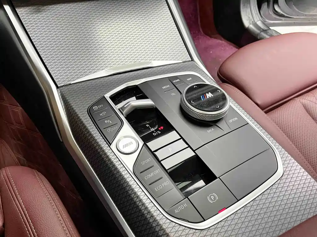 BMW 3 Series 2025 — фото 14