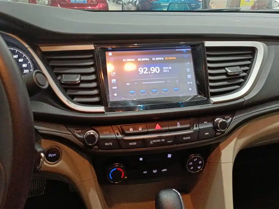 Buick Excelle 2016 — фото 13