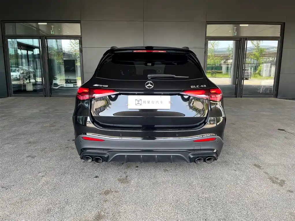 Mercedes-Benz GLC AMG 2025 — фото 13