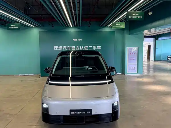 Li Auto MEGA 2024