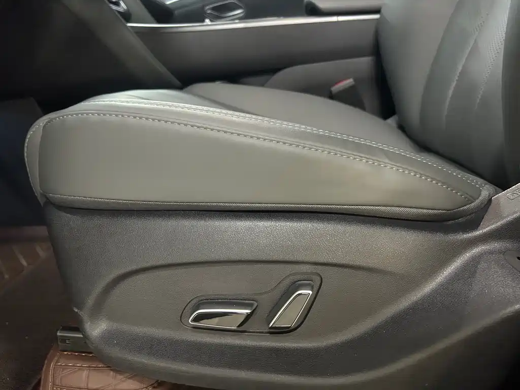 BYD L DM-i 2026 — фото 16