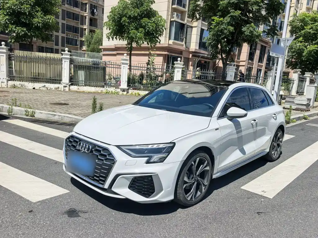 Audi A3 2022 — фото 1