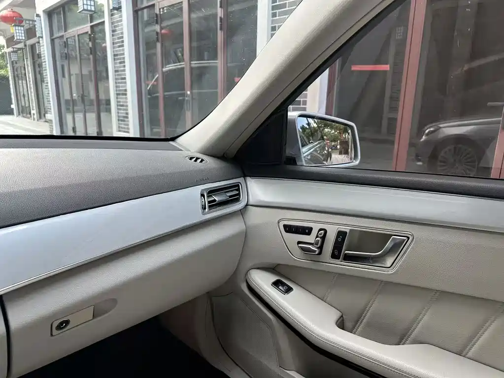Mercedes-Benz E-Class 2014 — фото 15