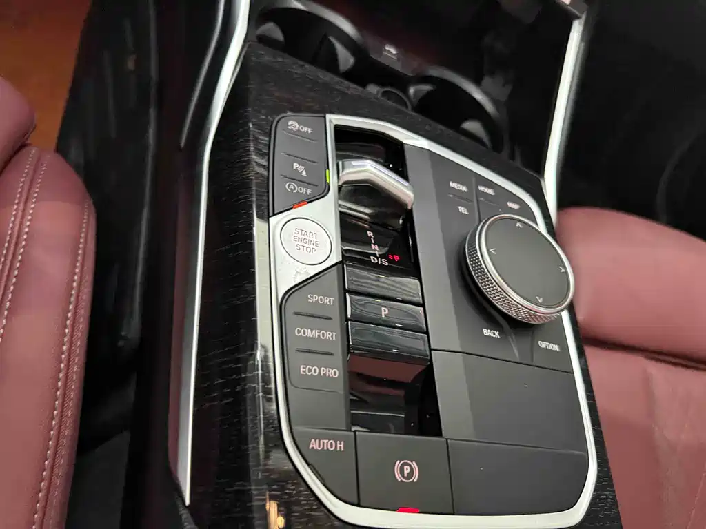 BMW 3 Series 2024 — фото 14