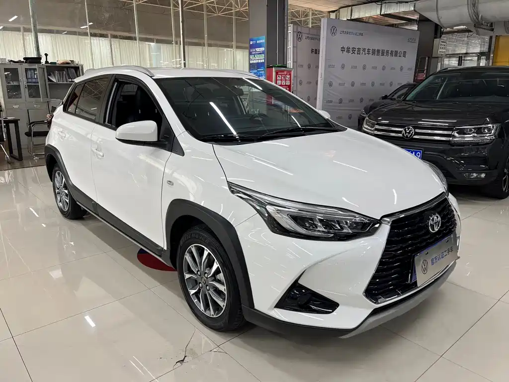 Toyota Yaris L 2023