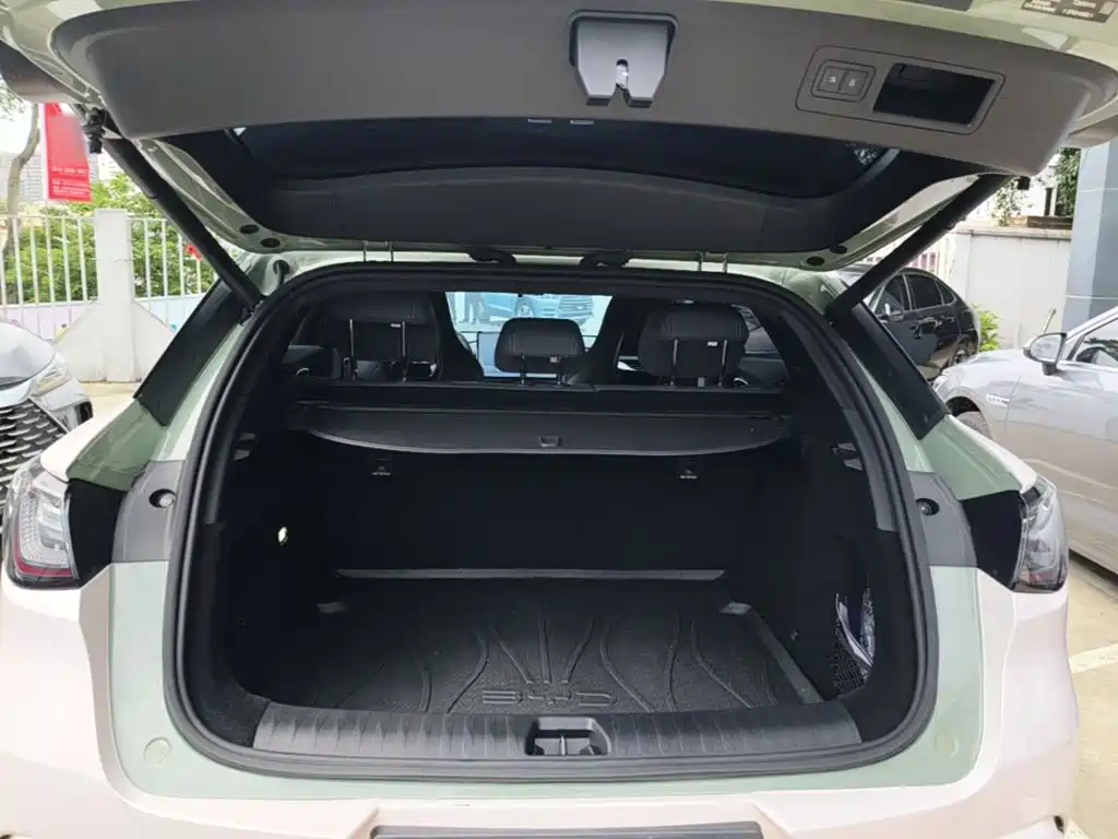 BYD Seal 06GT 2025 — фото 19