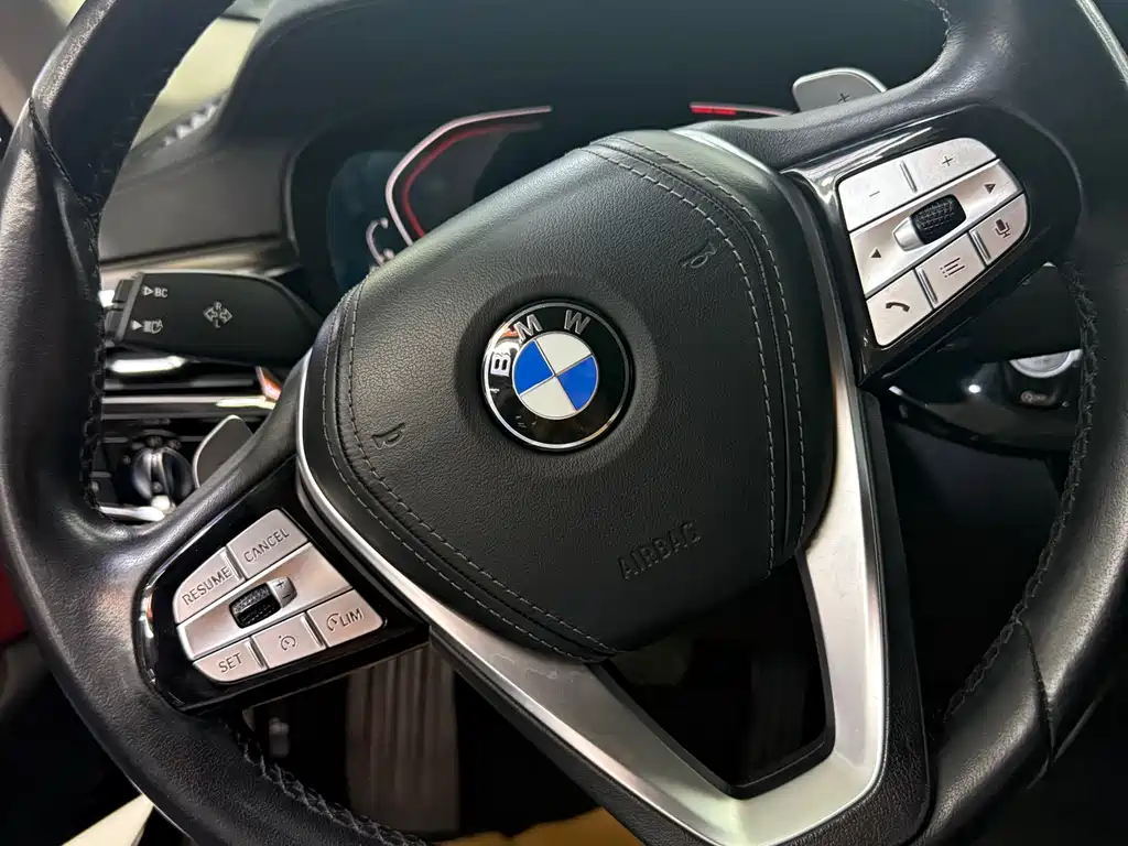 BMW 5 Series 2022 — фото 17
