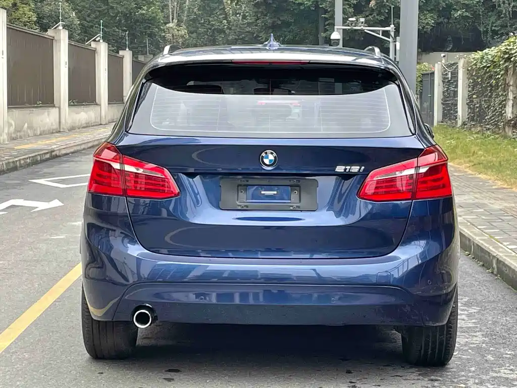 BMW 2 Series Active Tourer 2017 — фото 13