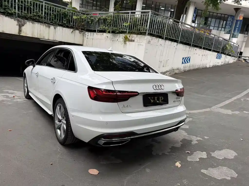 Audi A4L 2021 — фото 17