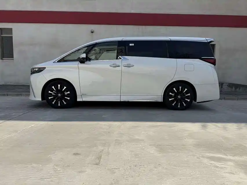 Toyota Alphard 2025 — фото 11