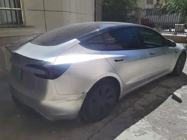 Tesla Model 3 2024