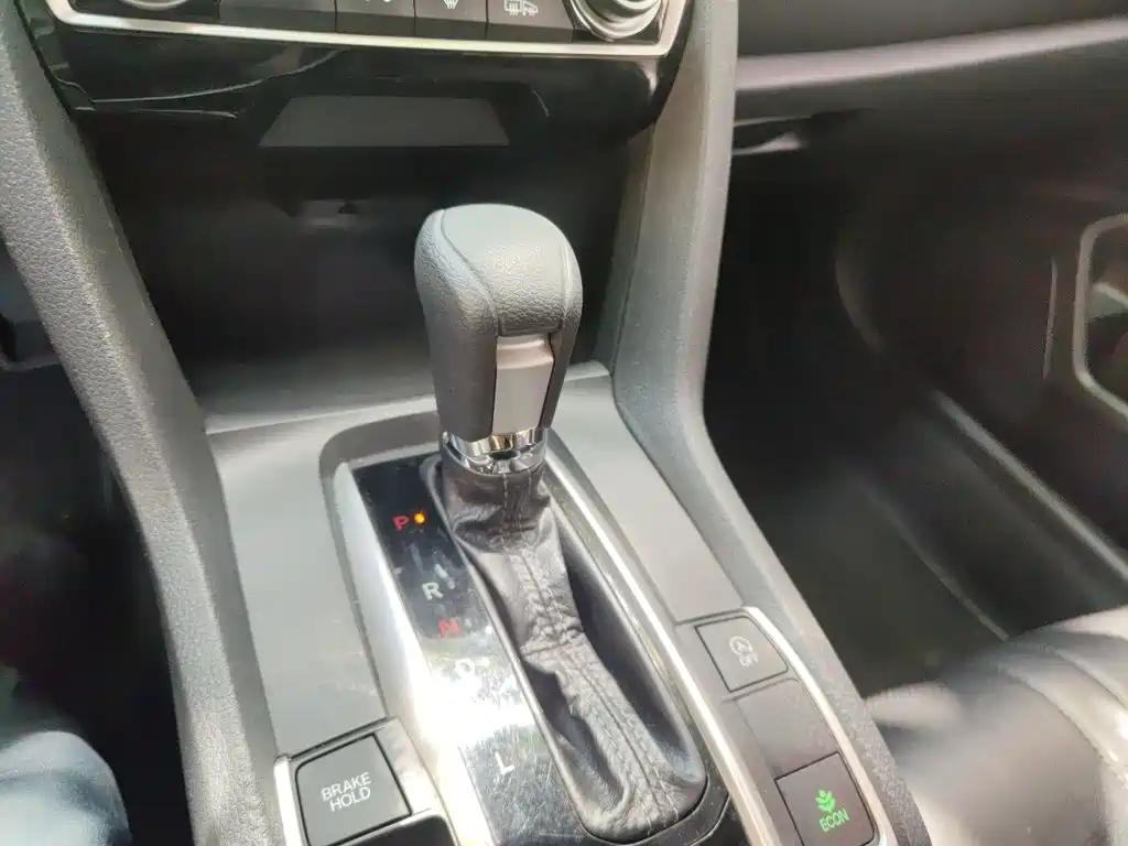 Honda Civic 2017 — фото 10