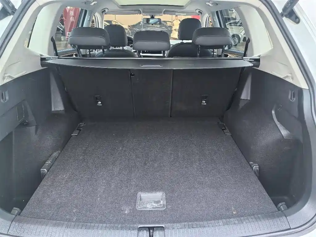 Volkswagen Tiguan L 2023 — фото 14