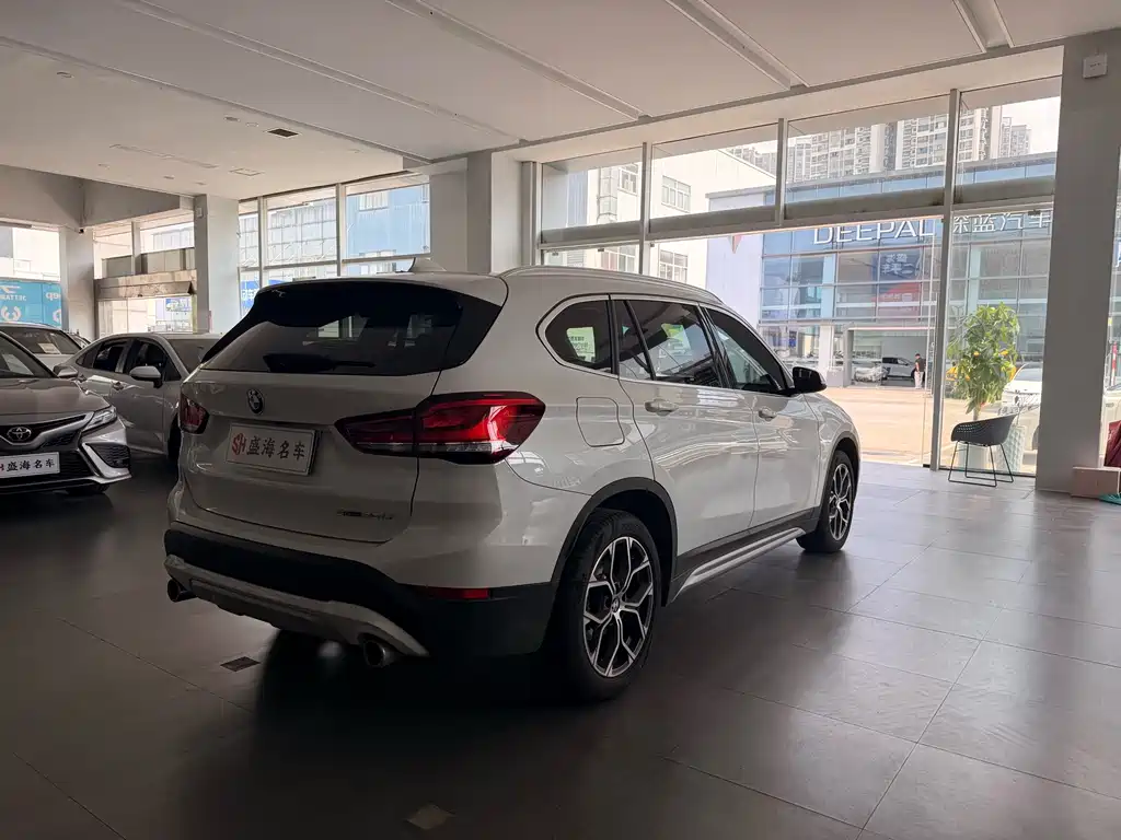 BMW X1 2022 — фото 7