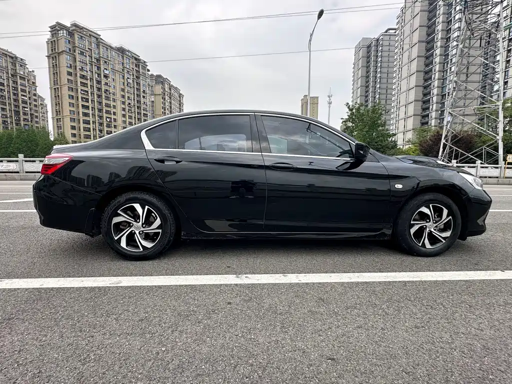 Honda Accord 2018 — фото 18