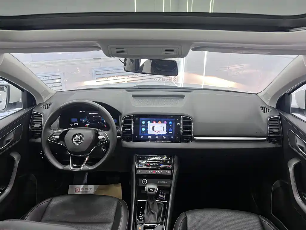 Skoda Karoq 2023 — фото 15